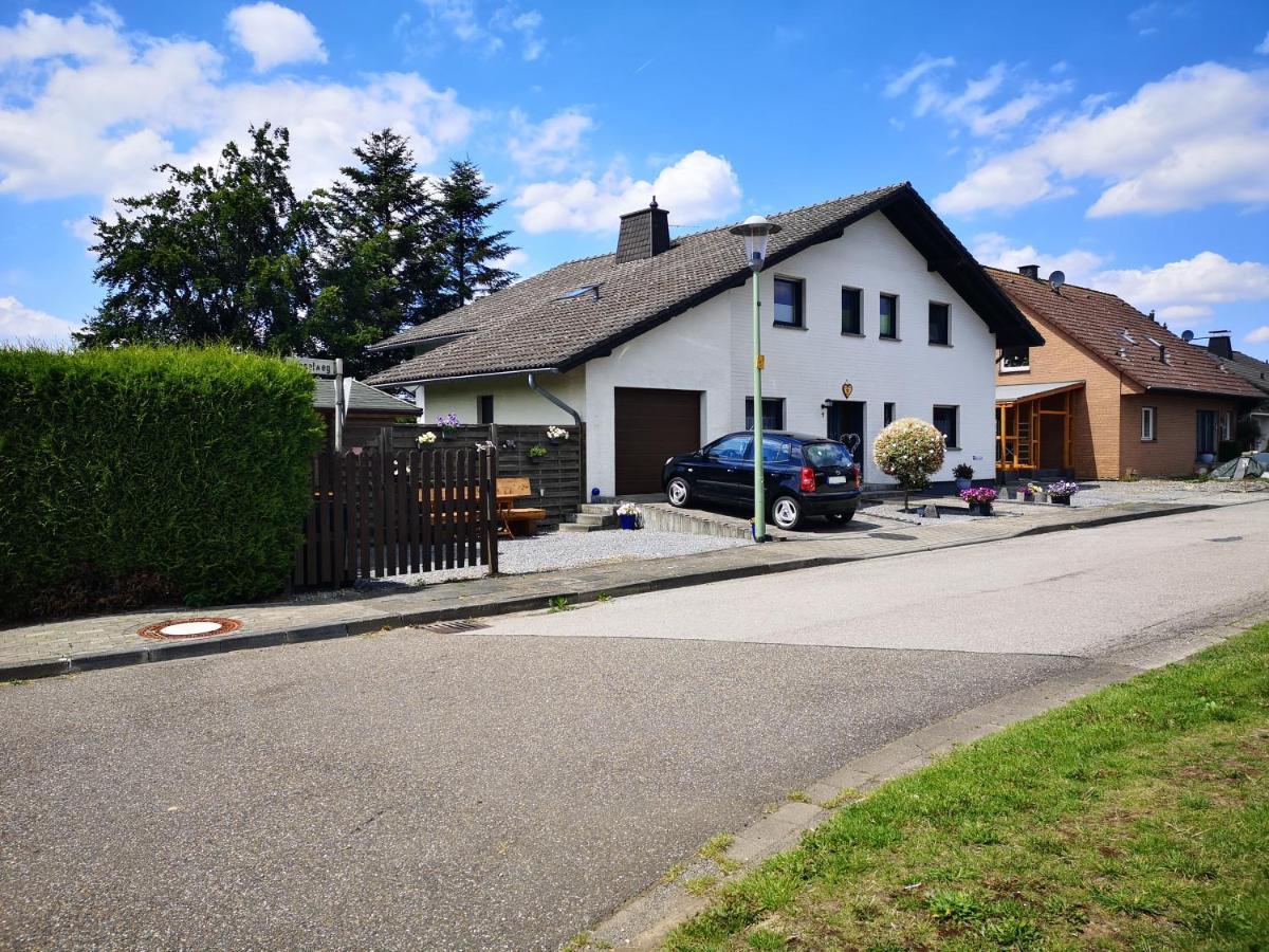 Ferienwohnung "In De Uehl" Hürtgenwald Exterior foto